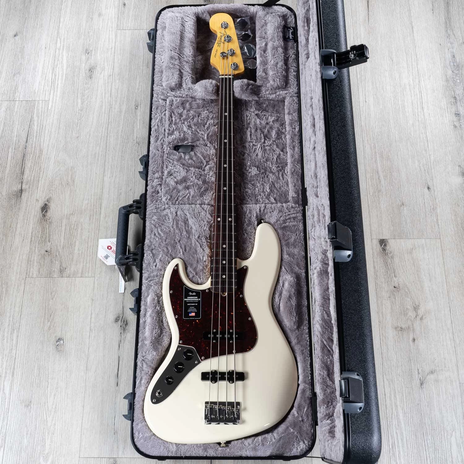 Fender American Professional II Jazz Bass Left-Hand, Rosewood Fretboard, Olympic White 12 Fender American Professional II Jazz Bass Left-Hand, Rosewood Fretboard, Olympic White - Image 10