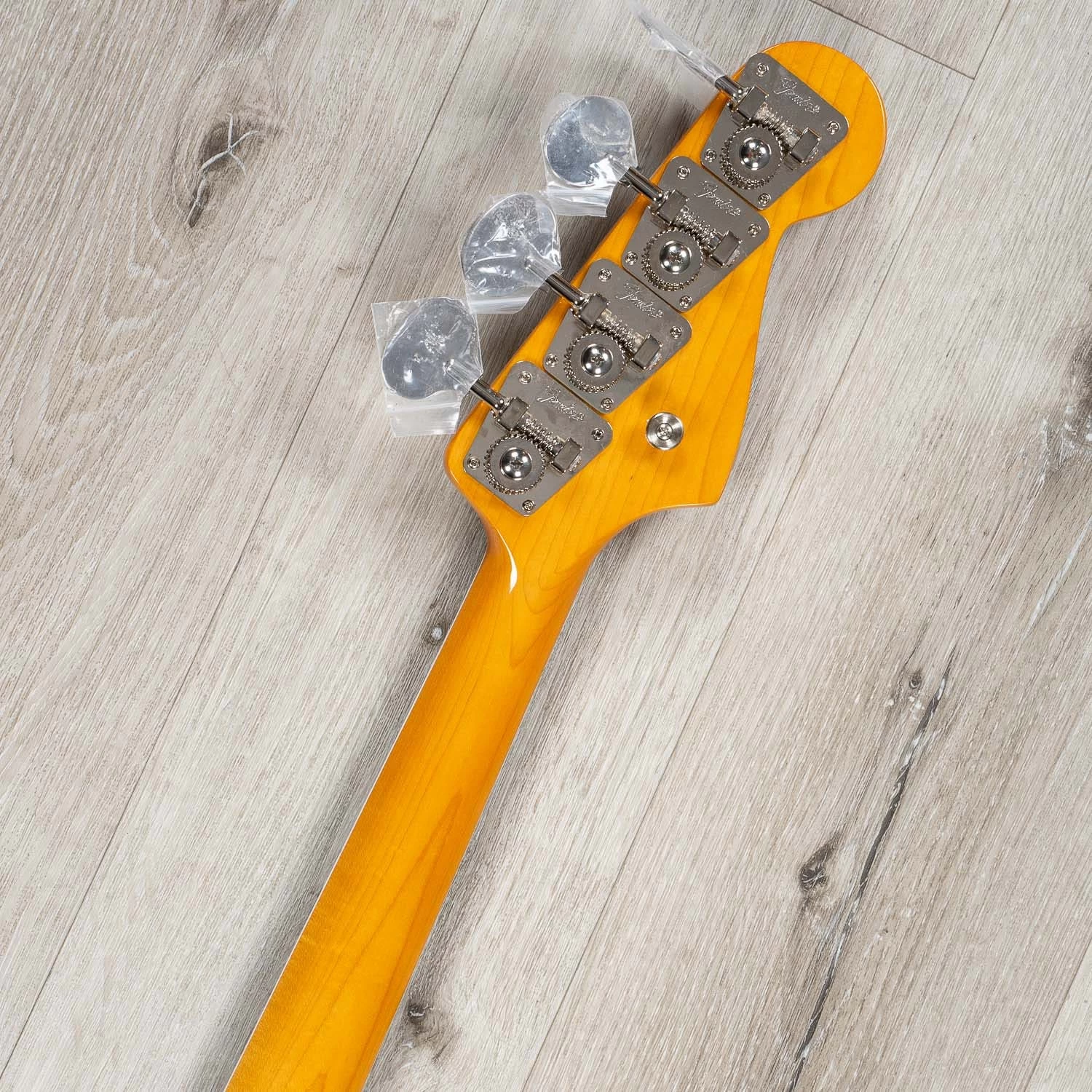 Fender American Vintage II 1966 Left-Hand Jazz Bass, Rosewood Fretboard, 3-Color Sunburst 12 Fender American Vintage II 1966 Left-Hand Jazz Bass, Rosewood Fretboard, 3-Color Sunburst - Image 10