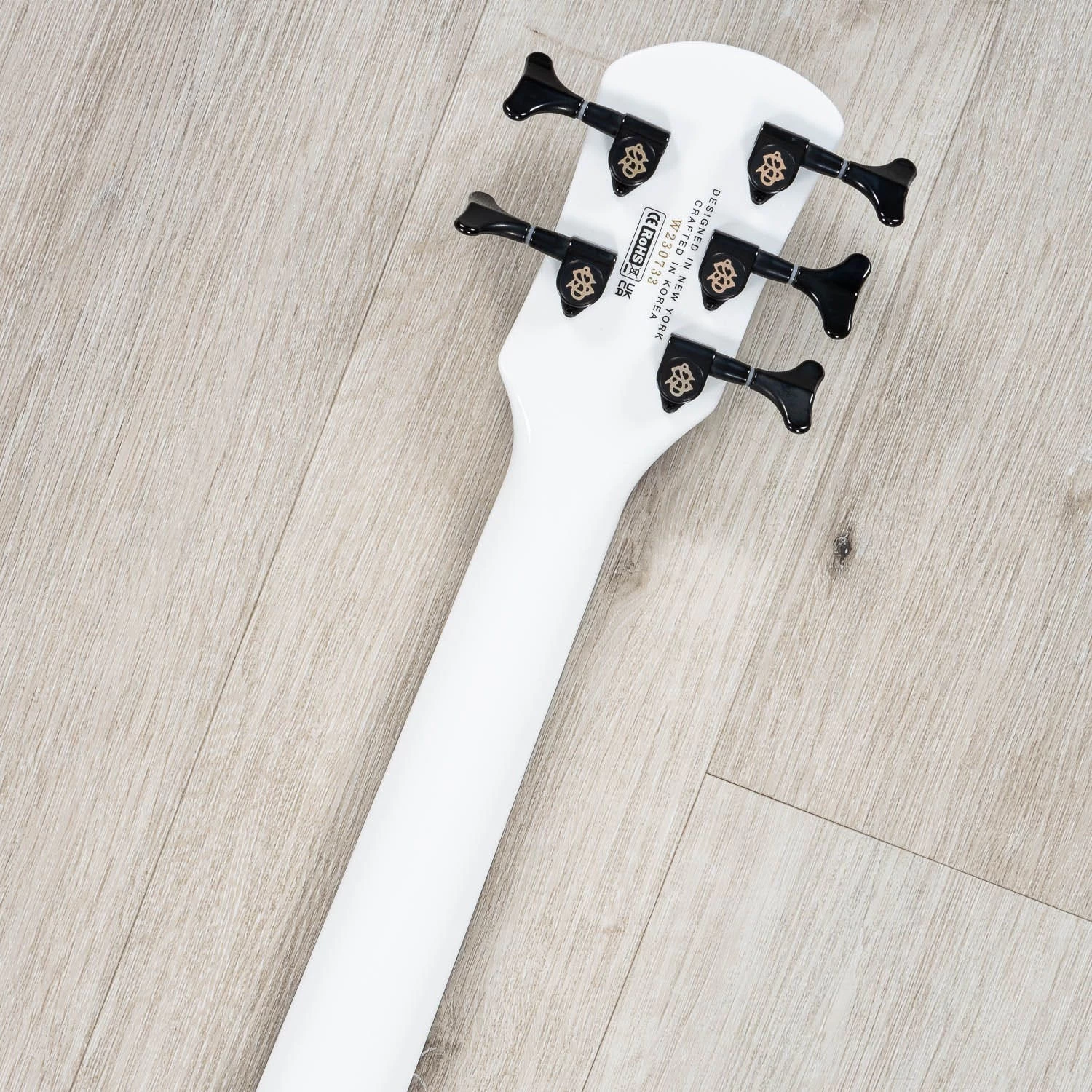 Spector NS Ethos 5 HP 5-String Bass, Ebony Fretboard, EMG 40DC, White Sparkle Gloss (B-STOCK) 13 Spector NS Ethos 5 HP 5-String Bass, Ebony Fretboard, EMG 40DC, White Sparkle Gloss (B-STOCK) - Image 11