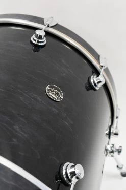 DW Performance Series 5-Piece Drum Set Kit, 18x24'' Kick, Hand-Sprayed Ebony Stain -Musical Instrument Store dsc07416 2