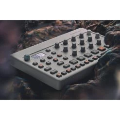 Elektron Model:Cycles Six Track FM Based Groovebox Drum Machine Sequencer -Musical Instrument Store elek model cycles 4