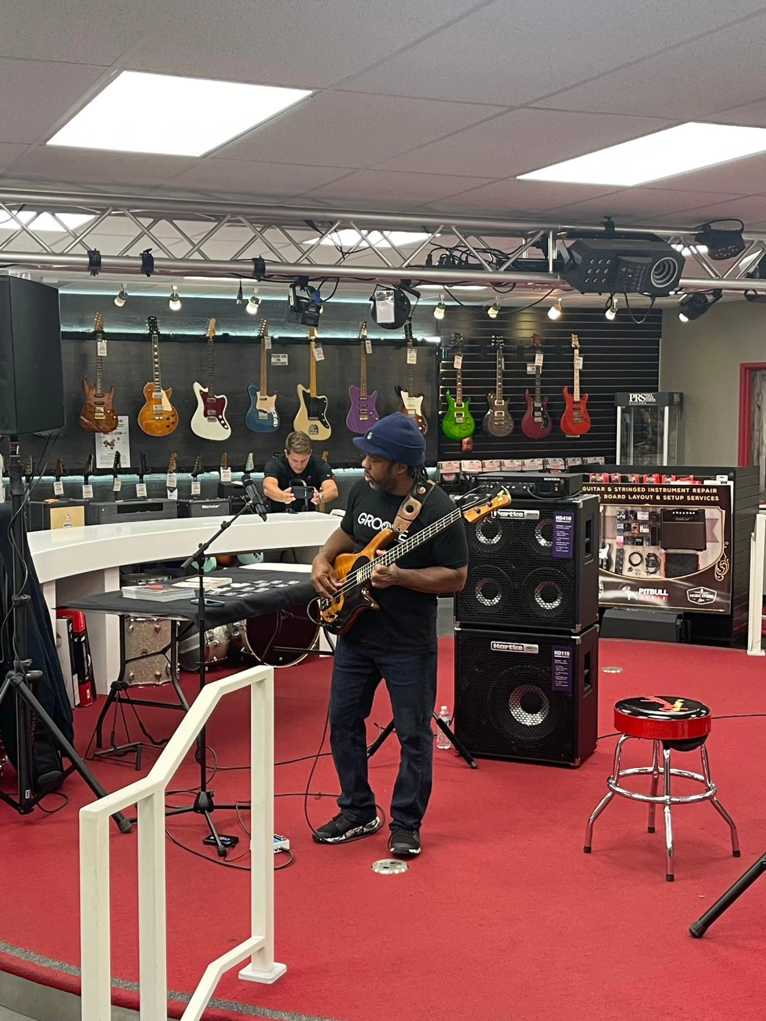 Hartke LH1000 Bass Amp Head W/ HD115 & HD410 Cabs, Played & Signed By Victor Wooten 5 Hartke LH1000 Bass Amp Head W/ HD115 & HD410 Cabs, Played & Signed By Victor Wooten - Image 3